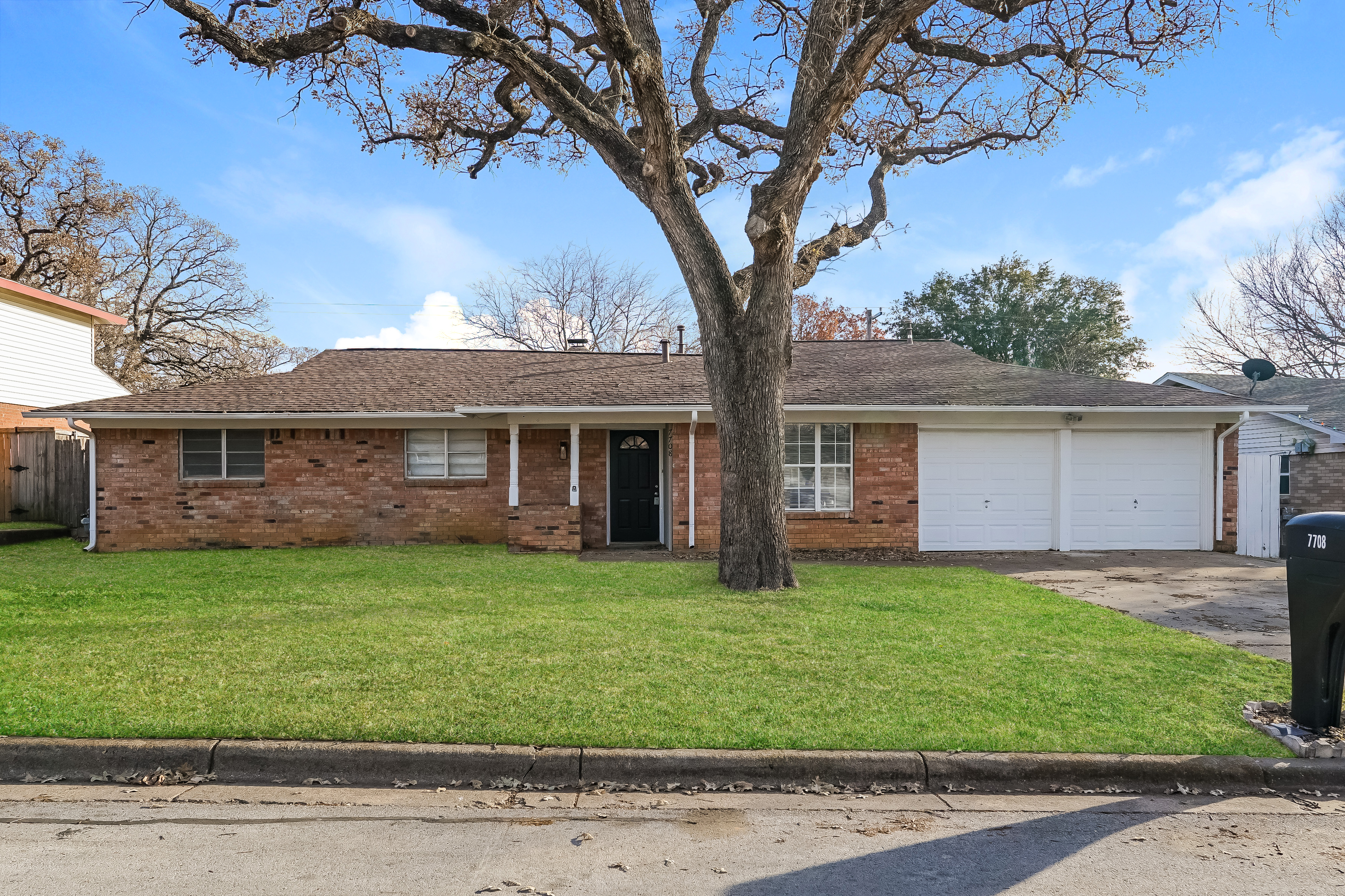 7708 Deaver Dr North Richland Hills, TX 76180